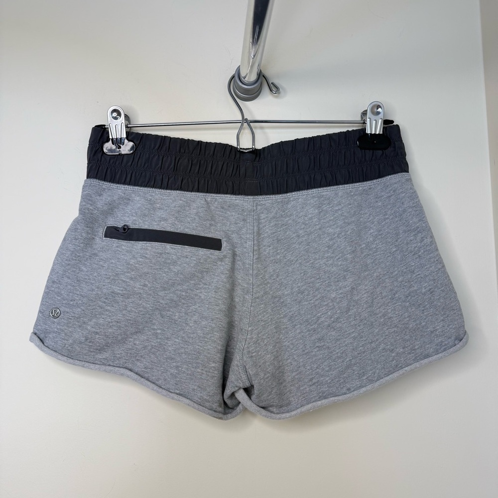 Lululemon Blissed Out Short II – Heathered Medium Grey / Silver Spoon | Size XS - Picture 4 of 8